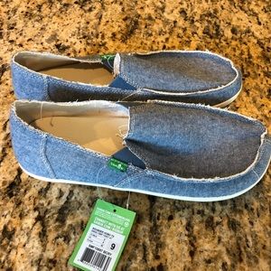 Sanuk slip on shoes